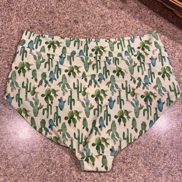 MOTT50 UPF 50+ 2 Piece Swim Suite Bikini Cactus Green Yellow L Removable Pads - Picture 12 of 16